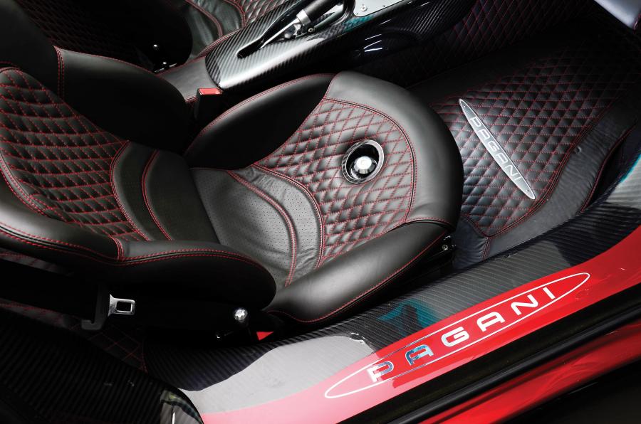  Pagani Zonda C12 7.3 S Roadster 2005 года  (фото 7 из 27)